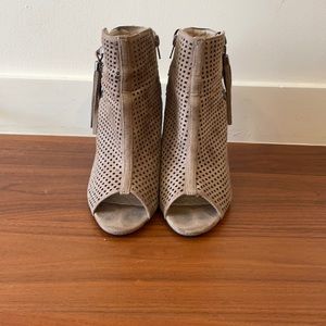 Catherine Malandrino beige booties